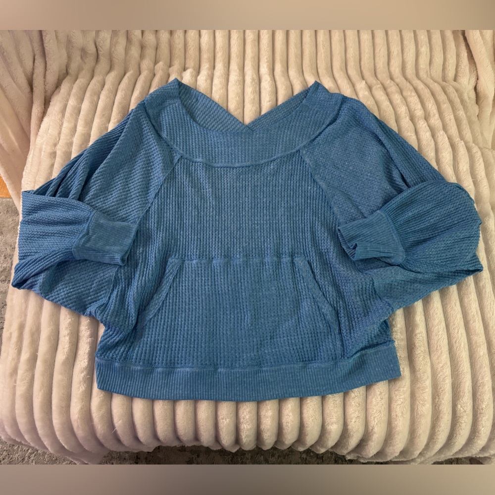 We The Free Blue V-Neck Weaved/Knit Blouse